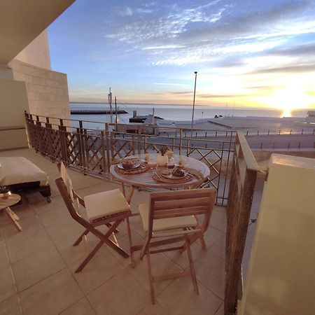 Potato Beach Apartment At Beach Front & Sea View Лагос Екстериор снимка