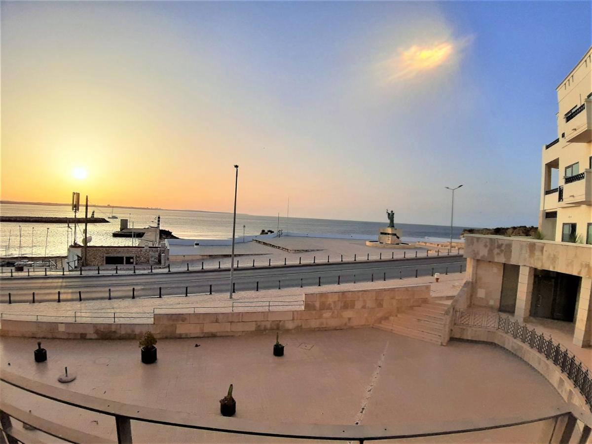Potato Beach Apartment At Beach Front & Sea View Лагос Екстериор снимка