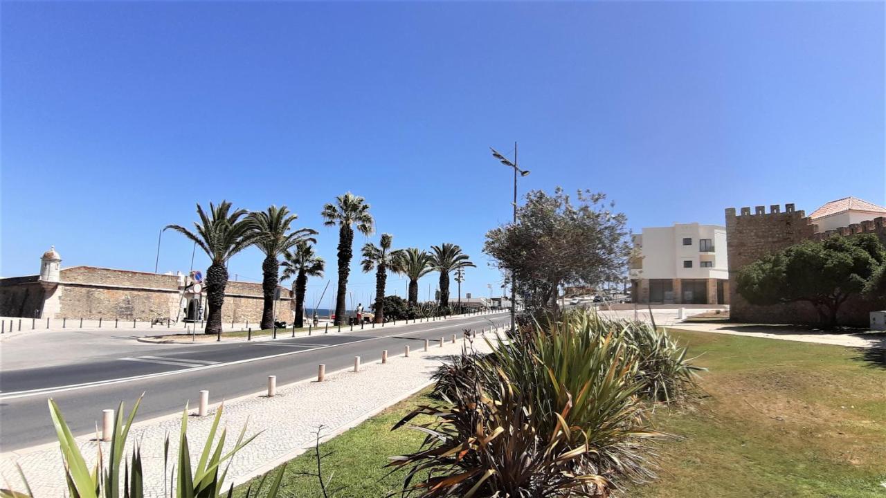 Potato Beach Apartment At Beach Front & Sea View Лагос Екстериор снимка
